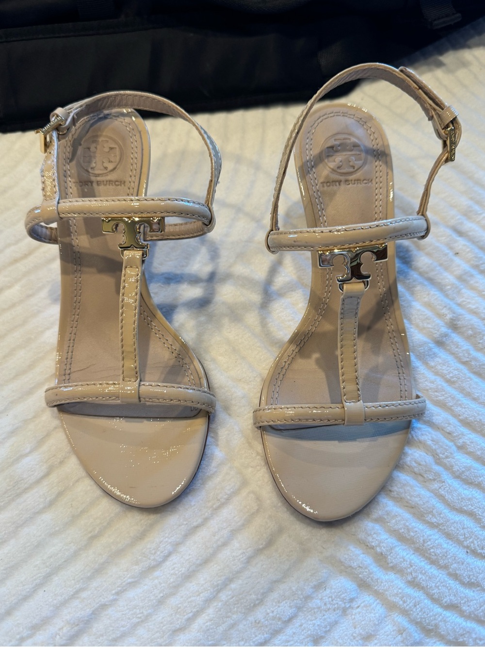Tory Burch Beige Patent Leather T-Strap Sandals with Gold Logo